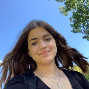 Meet your Posher, Anela